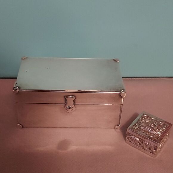 Vintage Silverplate Rectangle Box Pill Trinket Jewelry Box - Picture 1 of 16